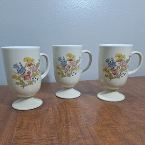 Vintage Pedestal Enamel Painted Floral Daisy Footed Set Of 3 Coffee Mugs Retro